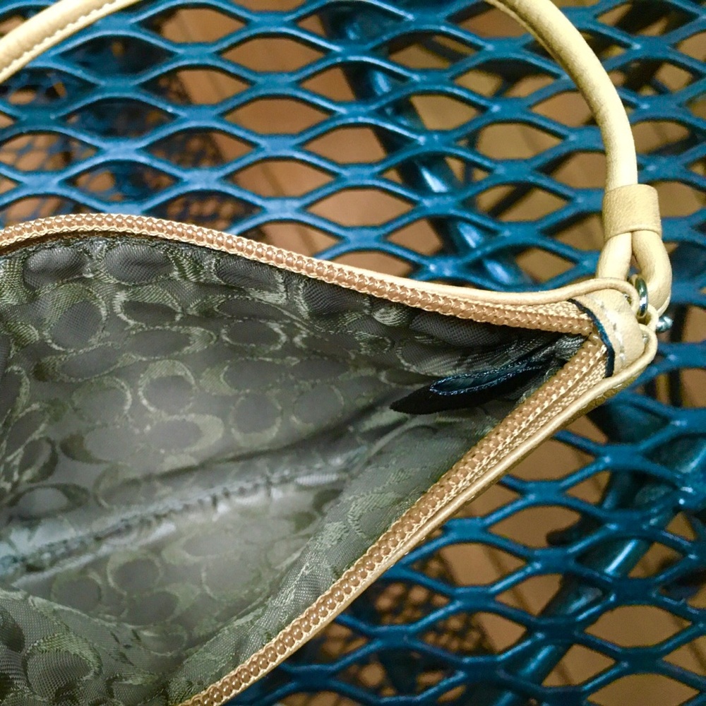 Coach All Leather Wristlet - Picture 4 of 5